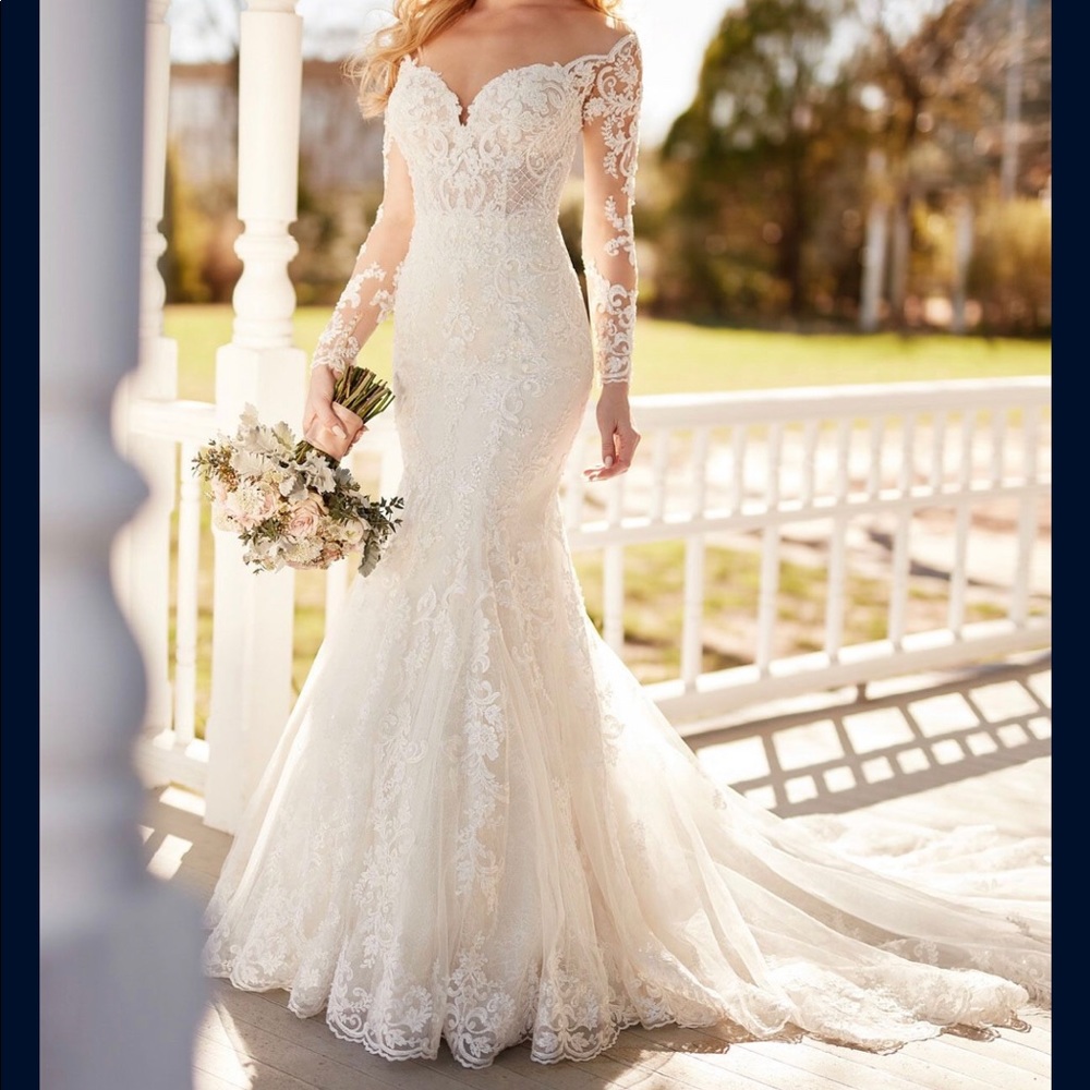 COPY - Wedding gown size 12, regular size 4 style 870
